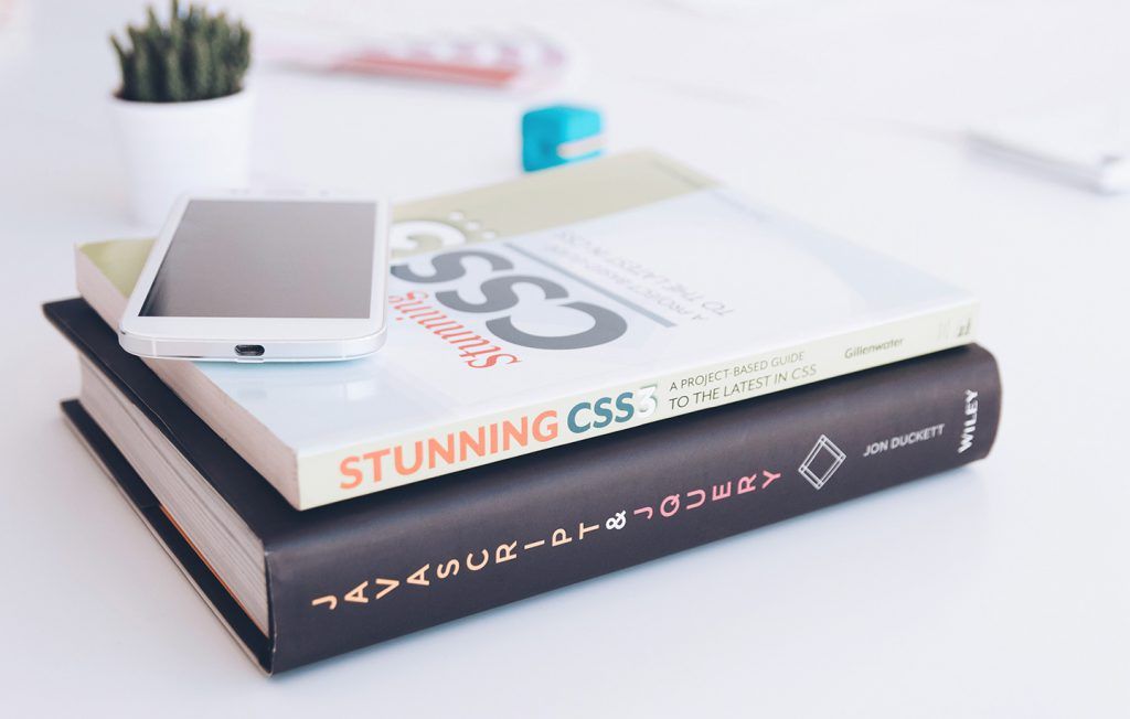 Books on CSS and JavaScript with a smartphone | Webface